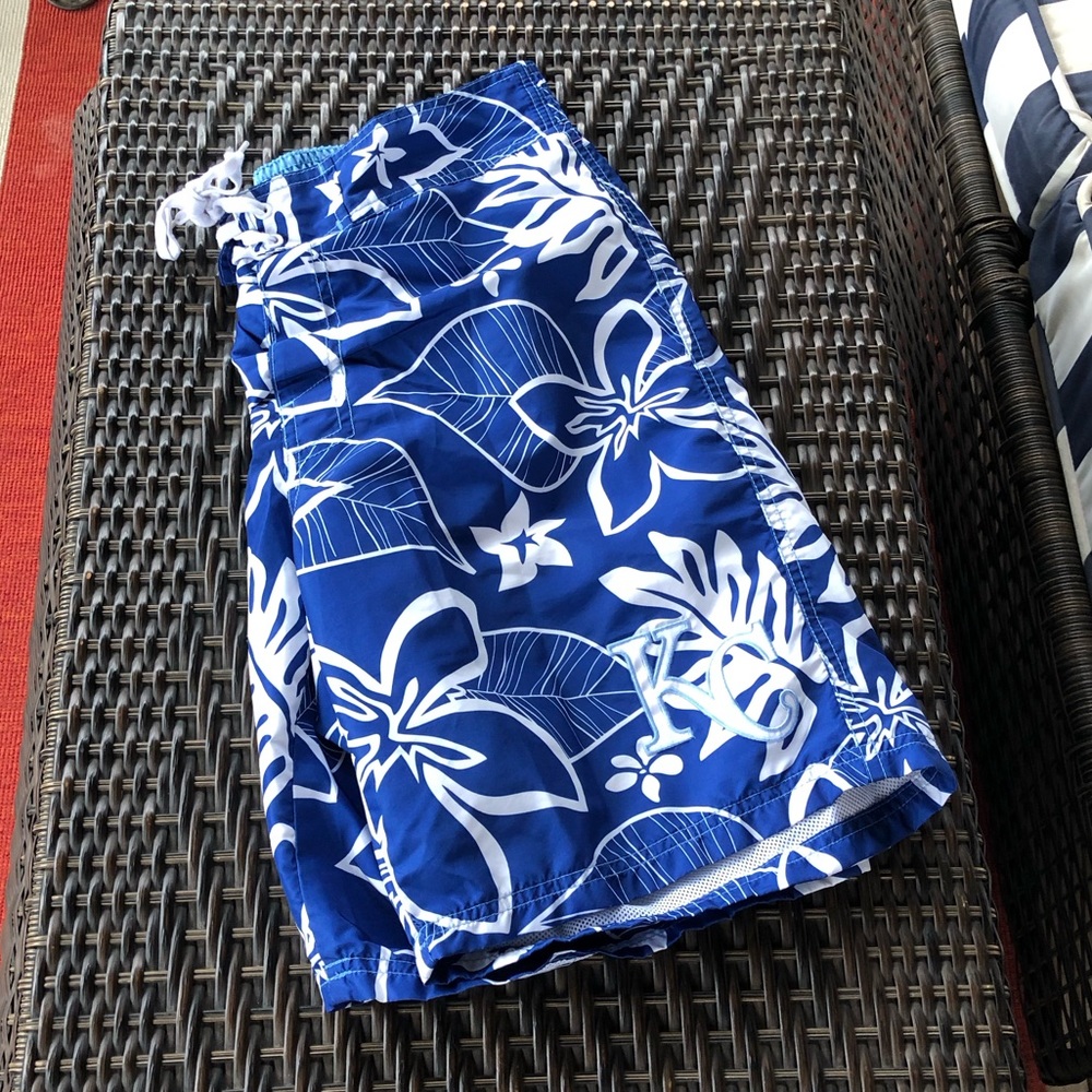 MLB APPAREL Men’s Blue & White Hawaiian ‘KC Royals’ Swim Suit - Size Medium